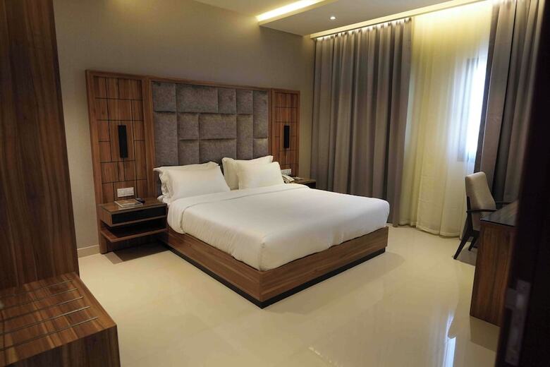 The Plaza Hotel And Resort