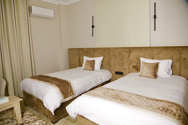 Hotel Golden House