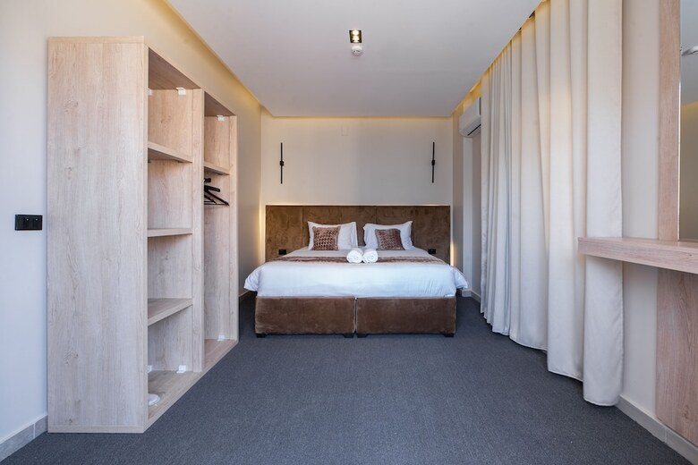 Hotel Golden House
