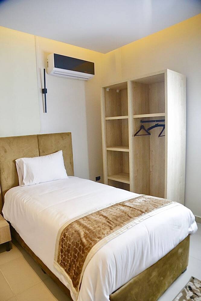 Hotel Golden House