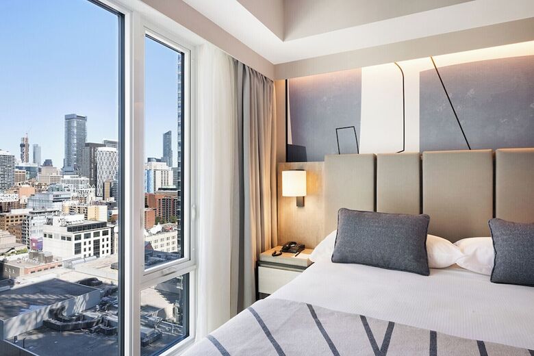 Hotel Riu Plaza Toronto