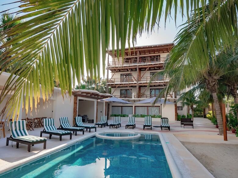 Beachfront Hotel Boutique Dk