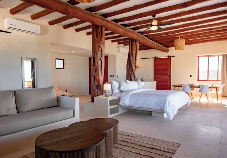 Beachfront Hotel Boutique Dk