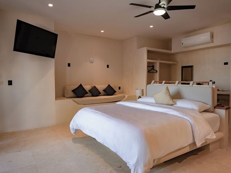 Beachfront Hotel Boutique Dk