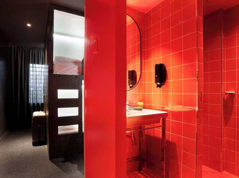 Hostal Amistat City Hostel Barcelona