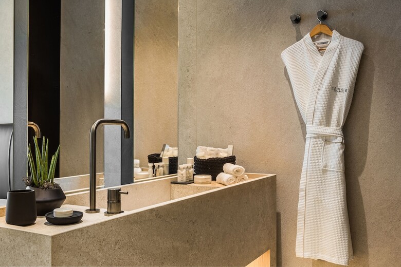 Canale Hotel & Suites