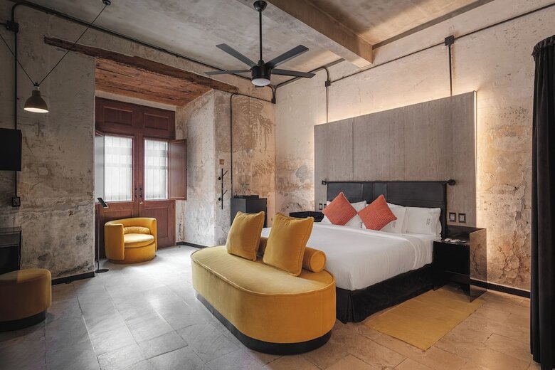 Hotel Pug Seal Oaxaca