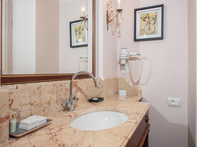 Ebel Boutique Hotel