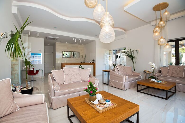 Hotel Airis Boutique & Suites