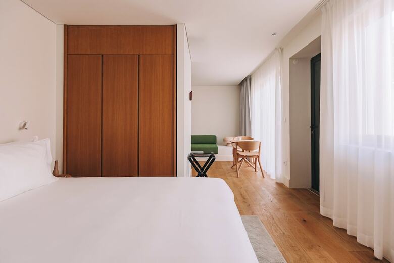 Hotel Lenscape Coterie
