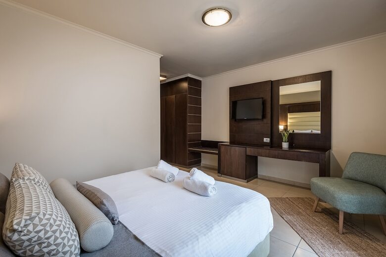 Hotel Akti Coast Club