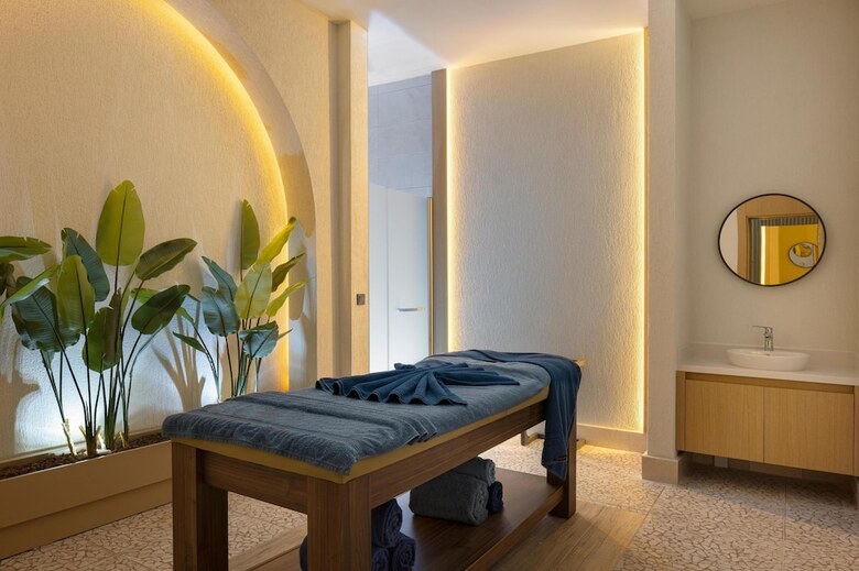 Arcanus Hotels Trendline Side
