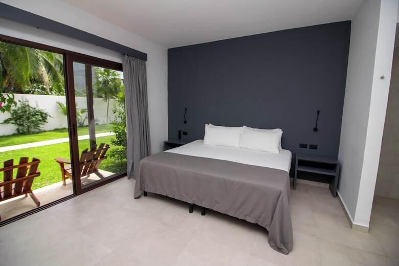 My Blue Hotel