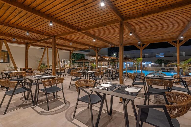 Cabana Blu Lifestyle Boutique Hotel & Suites
