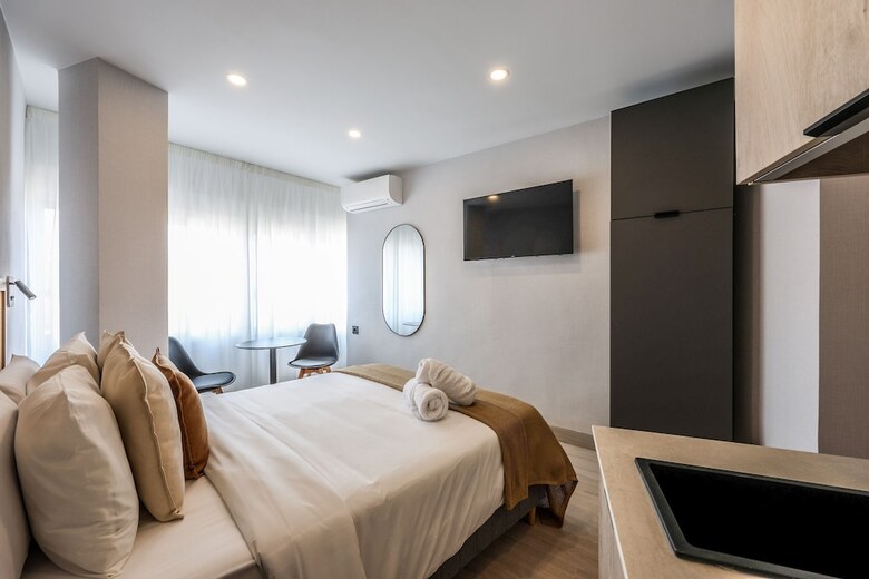 Aparthotel Habitaciones San Bernardo 20