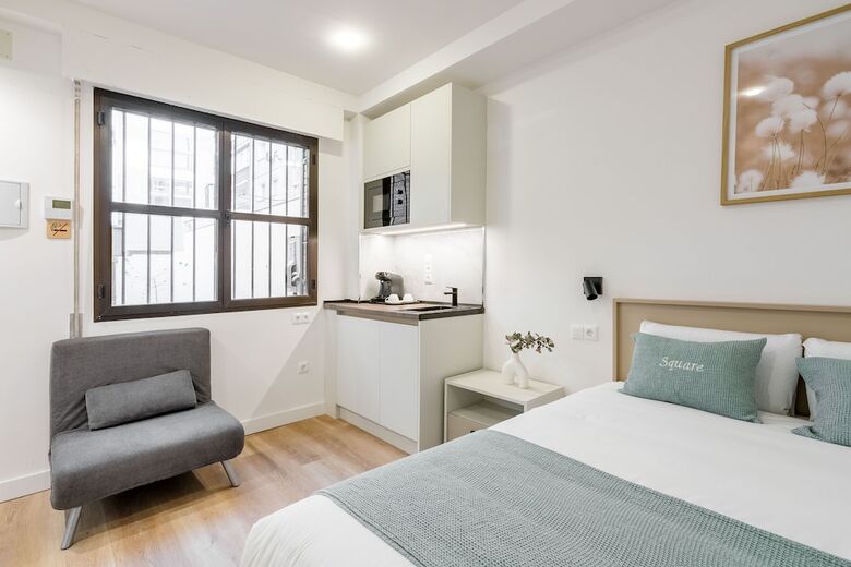 Hotel Square Rooms By Charming