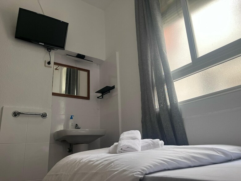 Hotel Hostal Alonso No Limit Madrid