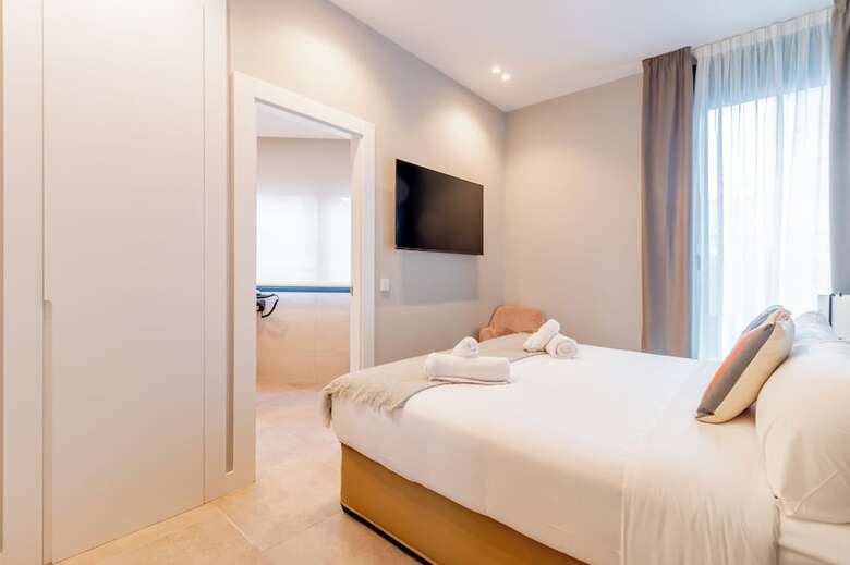 Hotel Home Art Apartments Bernab�u
