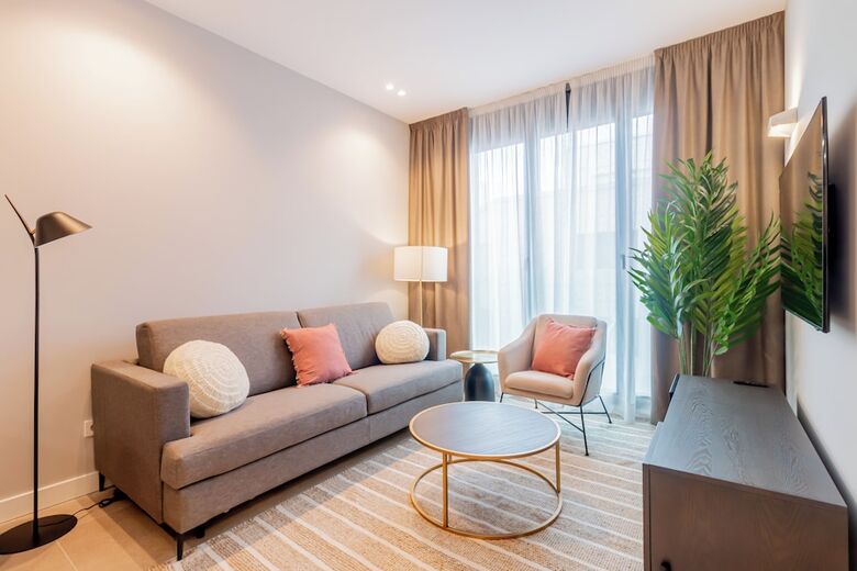 Hotel Home Art Apartments Bernab�u