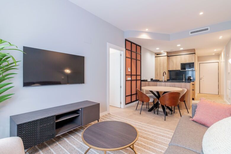Hotel Home Art Apartments Bernab�u