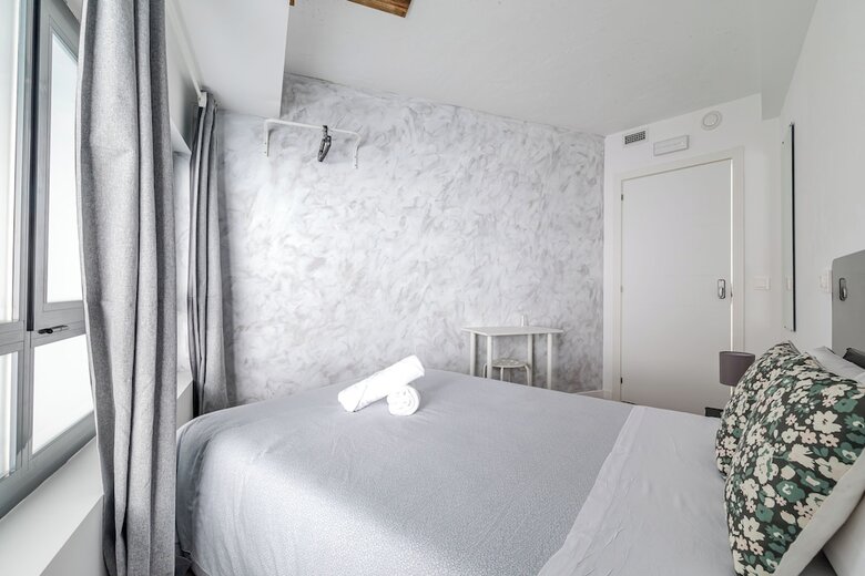 Hotel Ayz Princesa - Auto Check-in Property