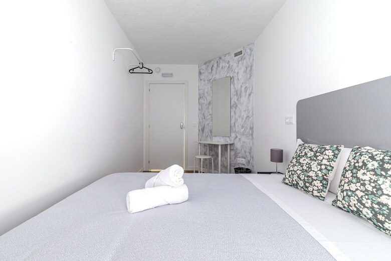Hotel Ayz Princesa - Auto Check-in Property