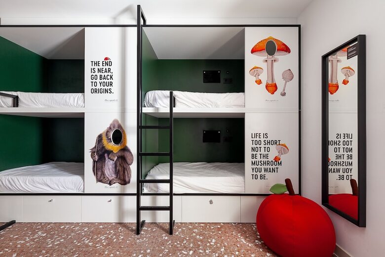 Hostal 2060 The Newton Hostel & Market