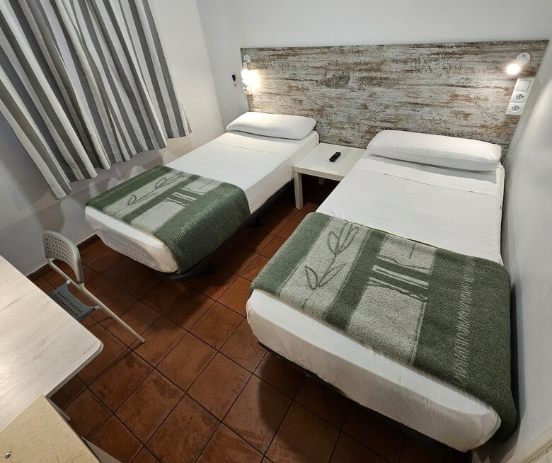 Hostal Casa de Huespedes Almansa
