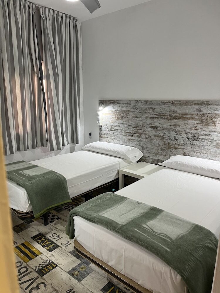Hostal Casa de Huespedes Almansa