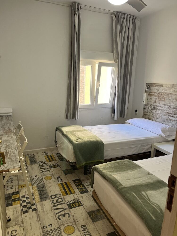 Hostal Casa de Huespedes Almansa