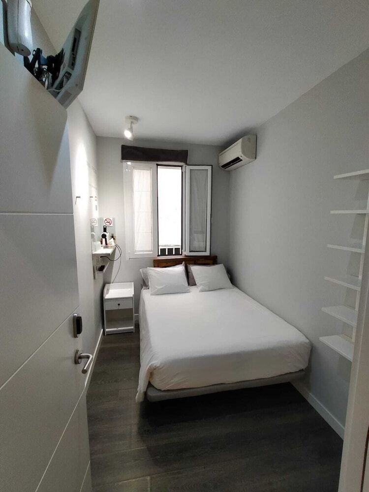Diezmadrid Hostal