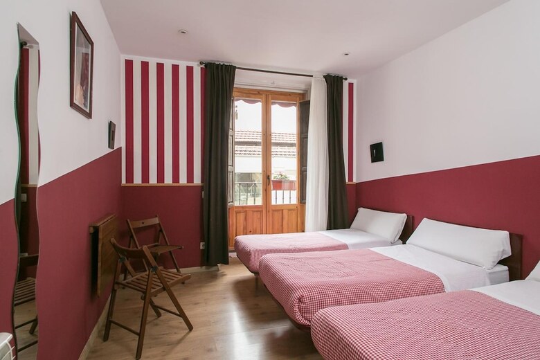 Hostal La Casa De La Plaza