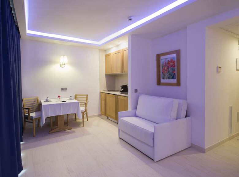 Aparthotel My Way Luxury Ibiza Studios