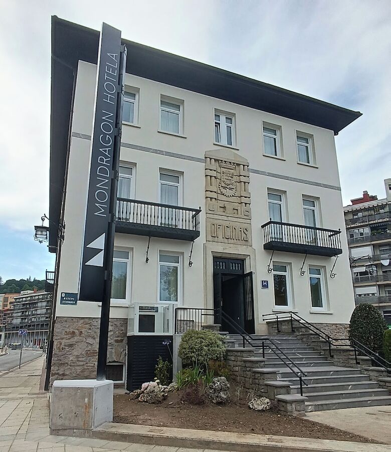 Hotel Mondrag�n