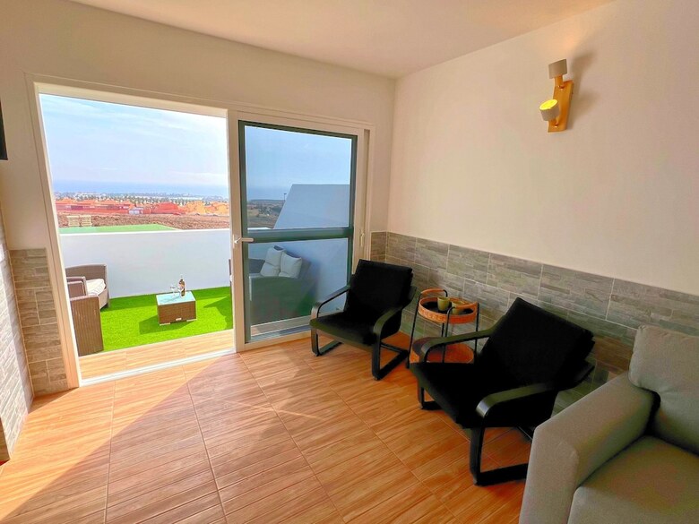 Sea View Bungalow With Communal Pool