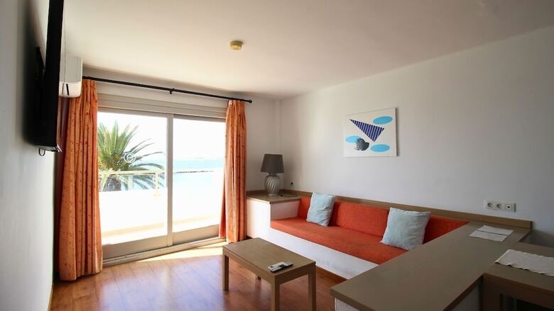 Hotel Neptuno Suites - Only Adults