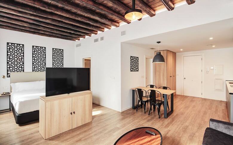 Aparthotel Sercotel Granada Suites