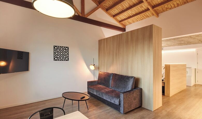 Aparthotel Sercotel Granada Suites