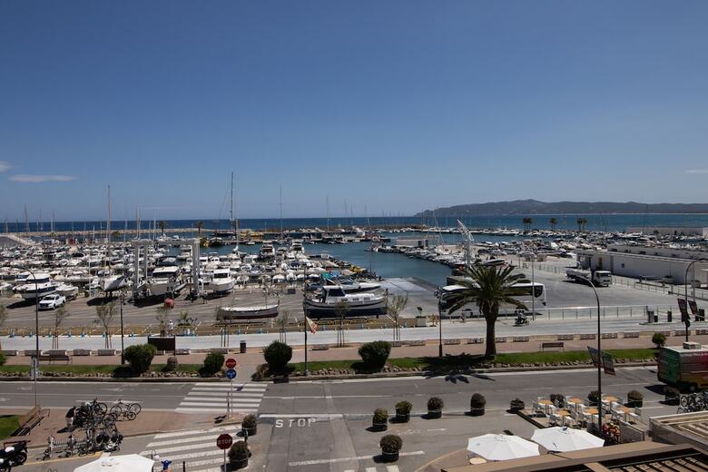 Hostal Fonda Can Dalf� By Vivere Stays