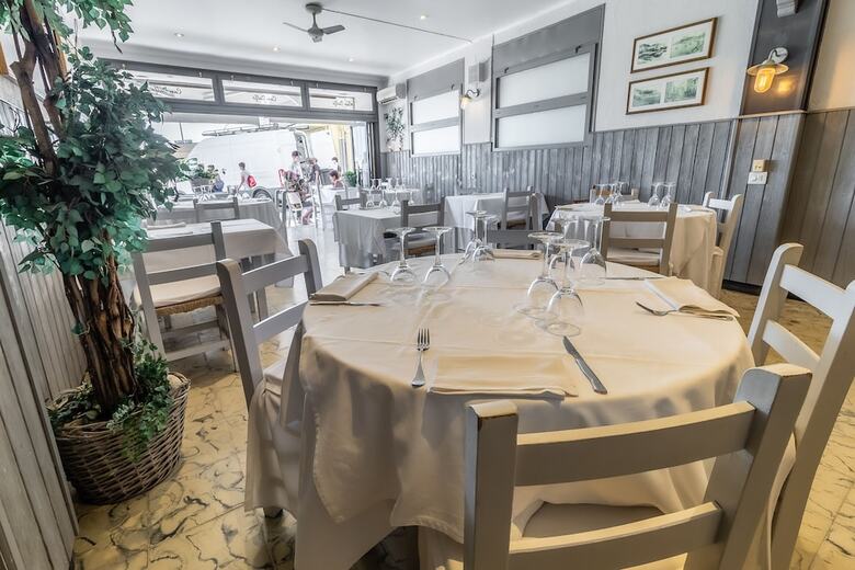 Hostal Fonda Can Dalf� By Vivere Stays