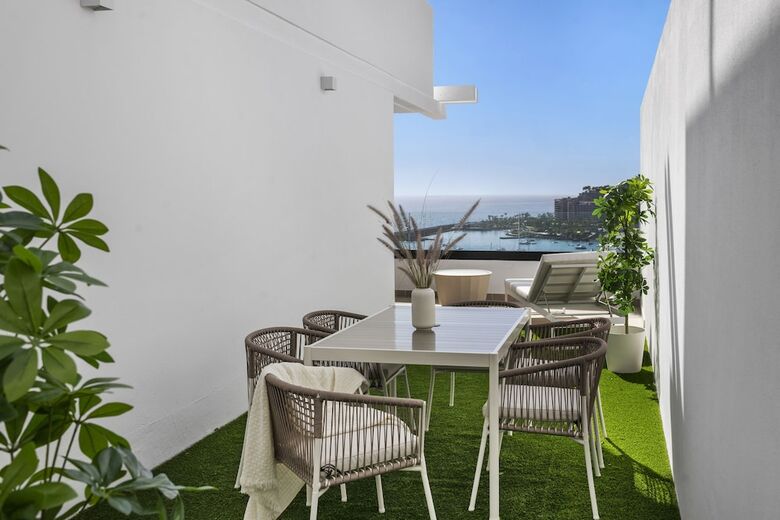 Aparthotel Palmera Sea View