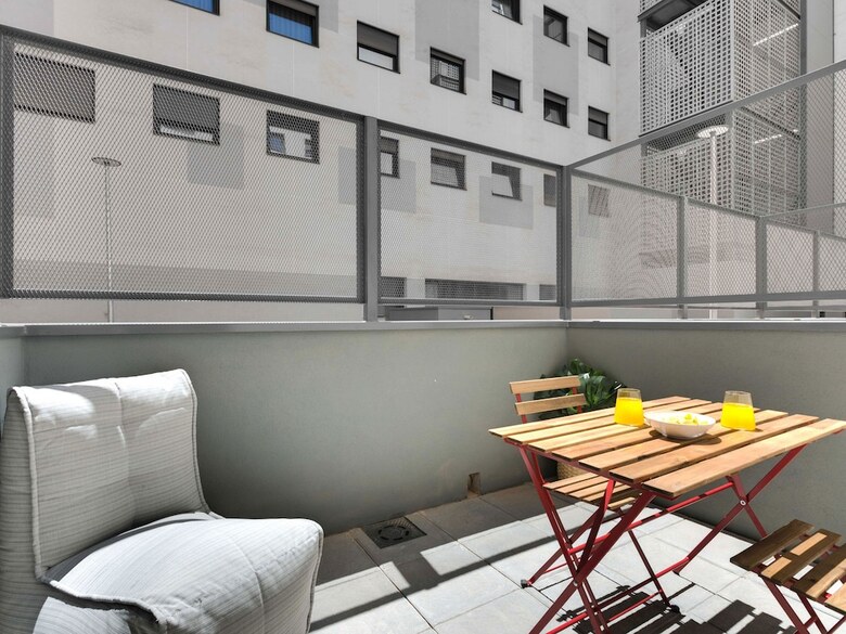 Hostal Livensa Living Studios Malaga Feria
