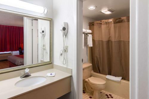 Hotel Quality Inn Groton