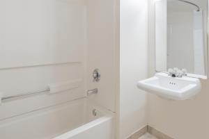 Hotel Days Inn & Suites Groton