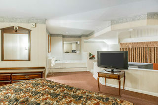 Hotel Econo Lodge Inn & Suites Groton