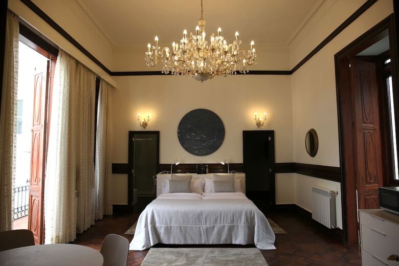 Hotel Nava Suites