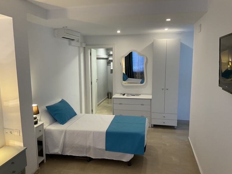 Bed & Breakfast Alojamiento Med The Blue Med.