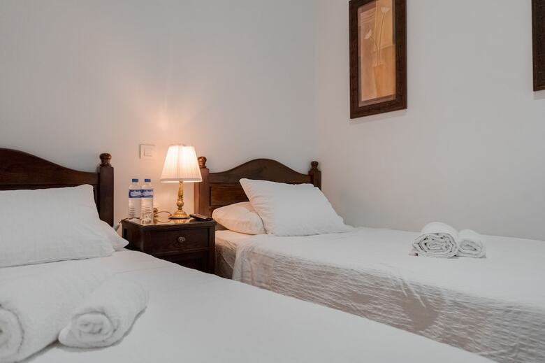Santa Ana Suite & Rooms