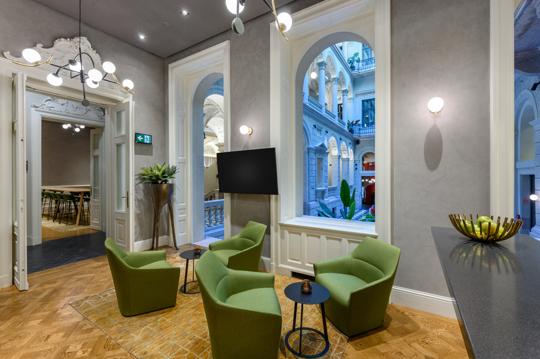 Hotel Oktogon Haggenmacher By Continental Group