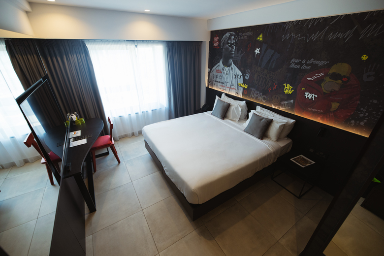 So City Hotel